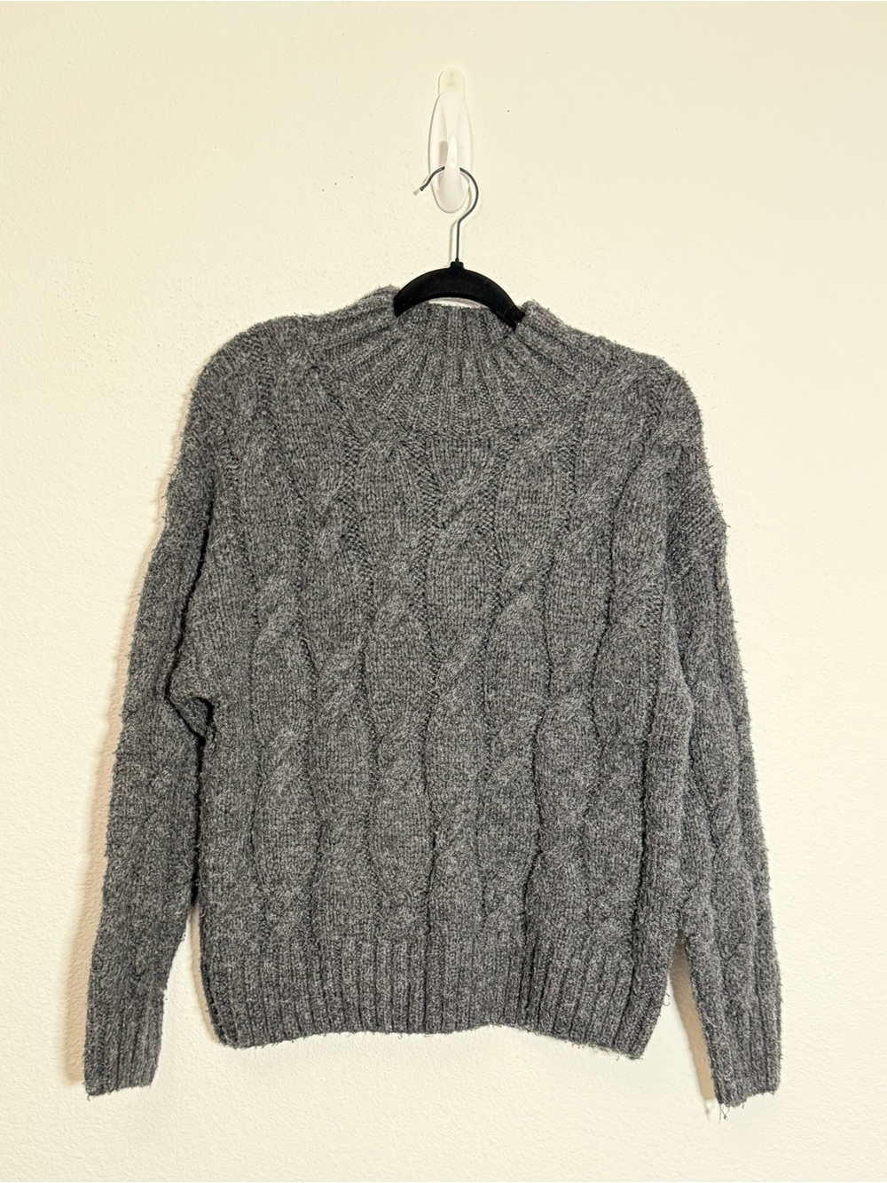 ROAM Gray Cable Knit Mock Neck Sweater Fuzzy Soft Cozy Minimalist Pullover M
